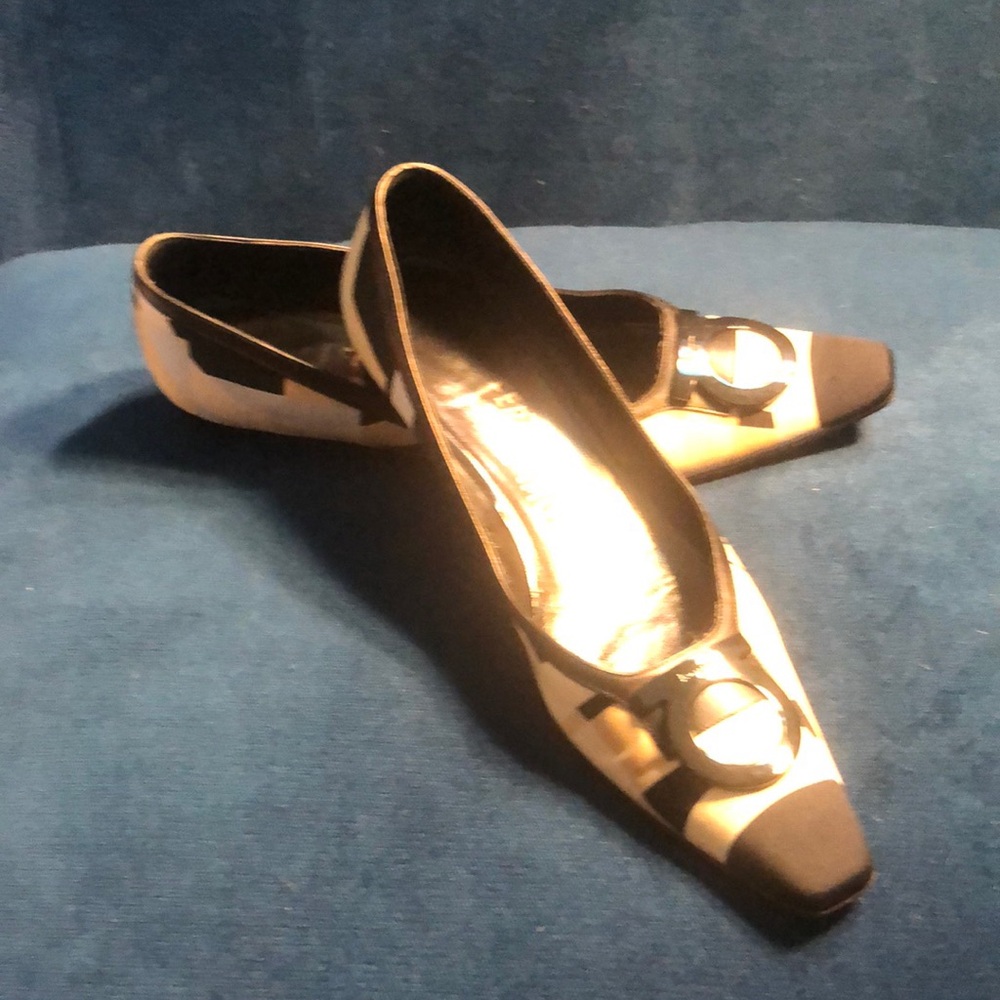 Chic Black and White Women's Flats